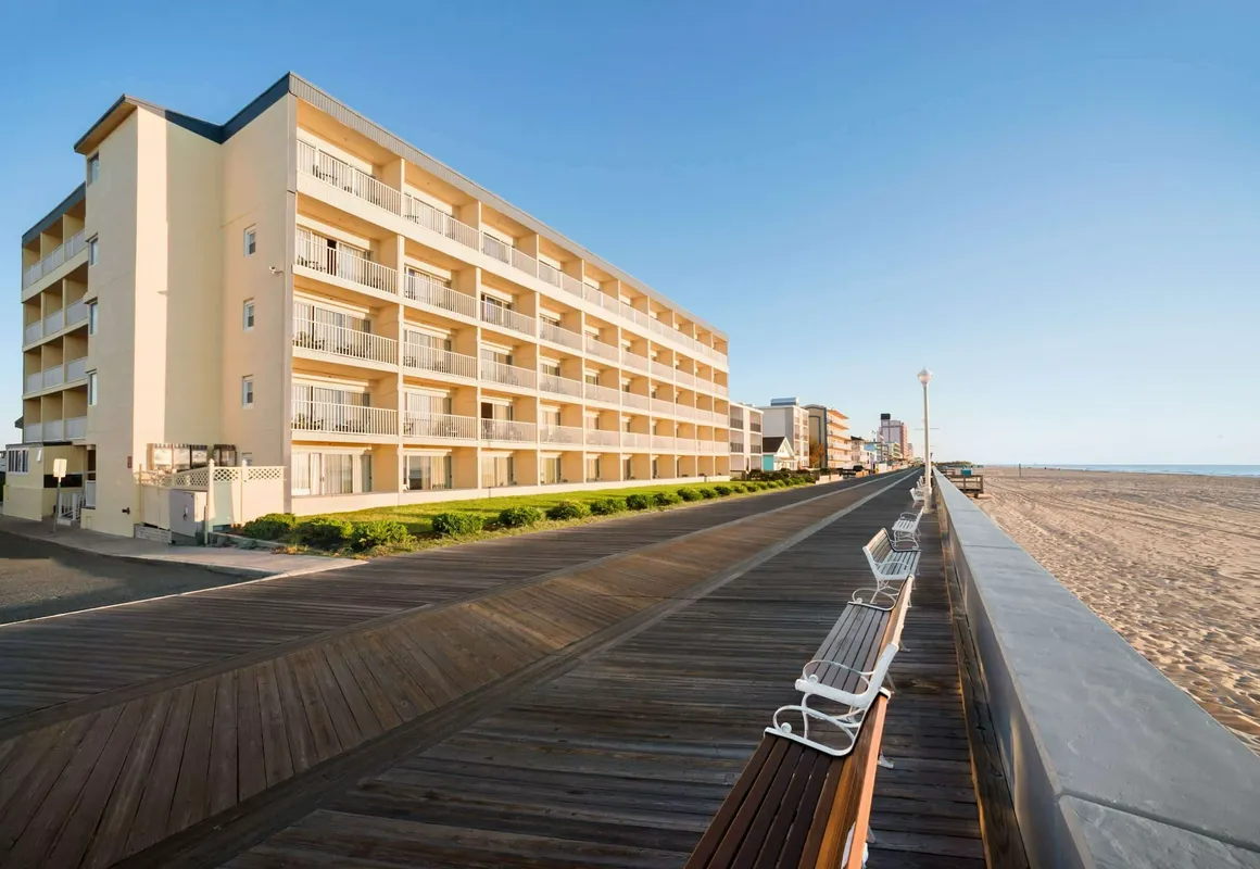 Howard Johnson by Wyndham Ocean City Oceanfront hotel hero