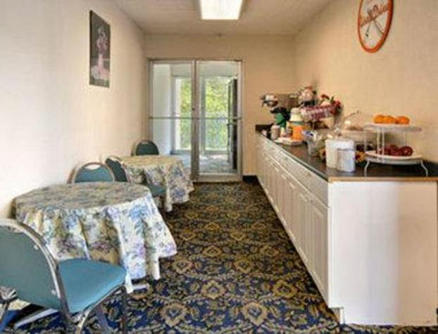 Howard Johnson Inn College Park hotel detail image 2