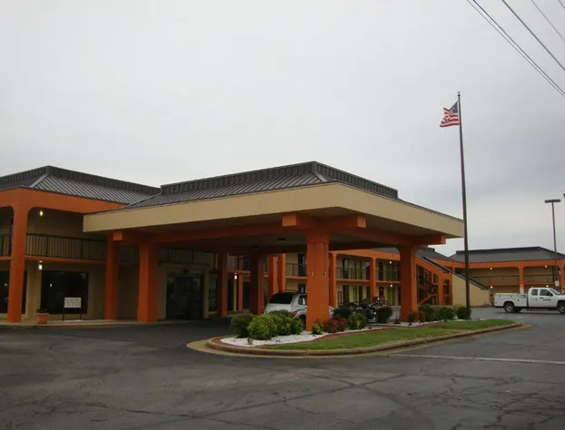 Econo Lodge Inn & Suites Jackson Northwest hotel detail image 1
