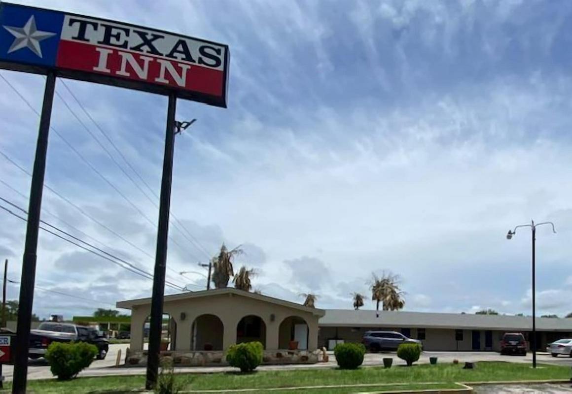 Texas Inn hotel hero