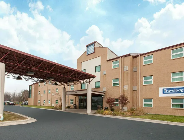 Travelodge by Wyndham Romulus Detroit Airport hotel detail image 1