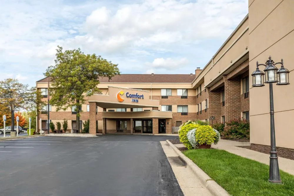 Comfort Inn Grand Rapids Airport hotel hero