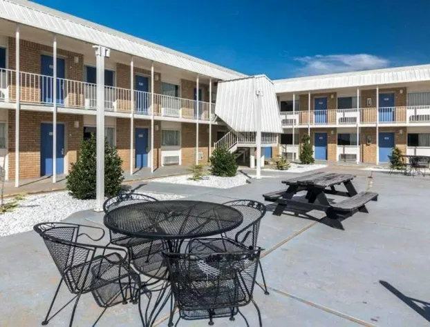 Whitten Inn hotel detail image 1