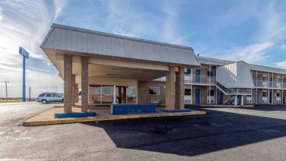 Whitten Inn hotel hero