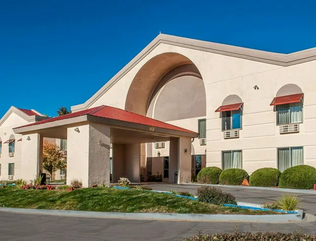 Quality Inn & Suites Farmington hotel detail image 2