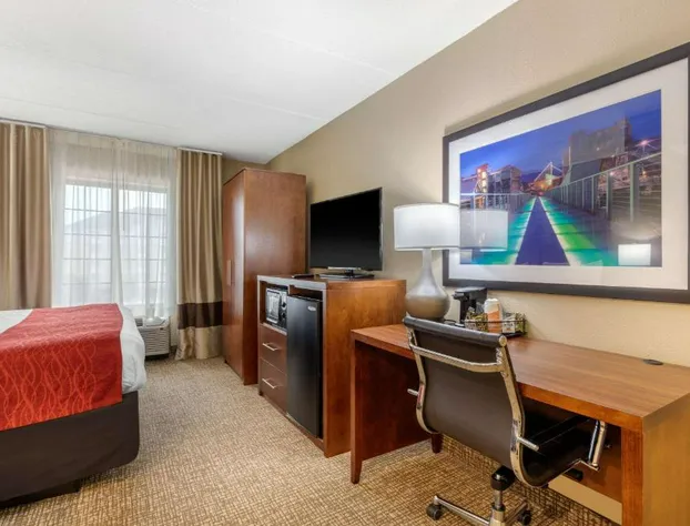 Comfort Inn & Suites Hamilton Place hotel detail image 3