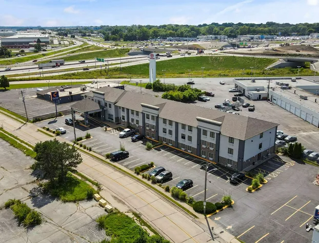 Comfort Inn & Suites Hazelwood - St. Louis hotel detail image 1