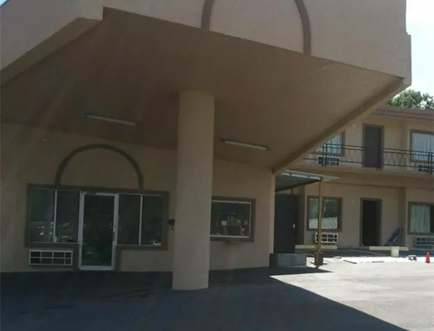 Economy Inn Hot Springs hotel detail image 1