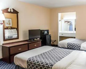 Econo Lodge Battleboro - Rocky Mount I-95 hotel detail image 1
