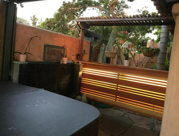 Les Artistes Inn hotel detail image 2