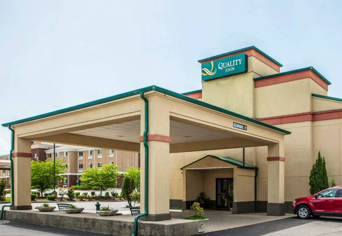 Quality Inn Florence Muscle Shoals hotel hero