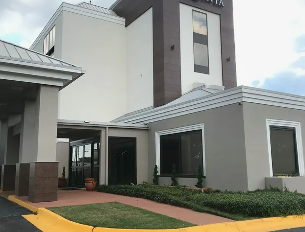 La Quinta Inn & Suites by Wyndham Dothan hotel detail image 2