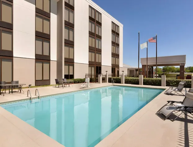 La Quinta Inn & Suites by Wyndham Dothan hotel detail image 3