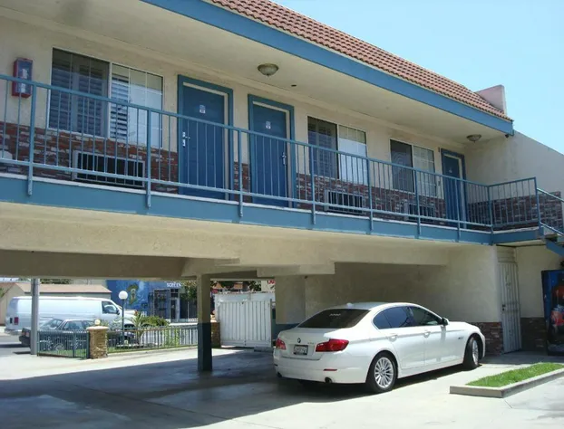 Scottish Inns Long Beach hotel detail image 3