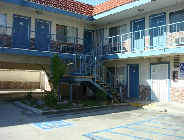 Scottish Inns Long Beach hotel detail image 2