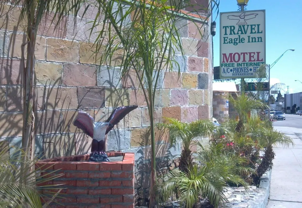 Travel Eagle Inn Motel hotel hero