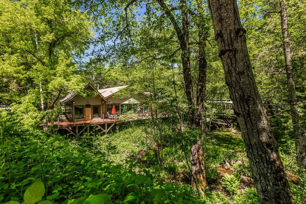 Northern Queen Inn hotel hero