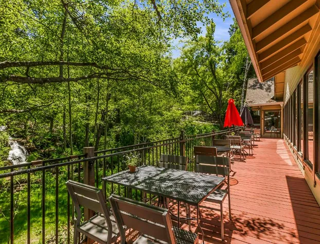 Northern Queen Inn hotel detail image 1