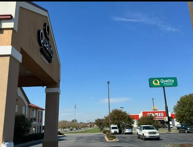 Quality Inn & Suites Pine Bluff hotel detail image 3