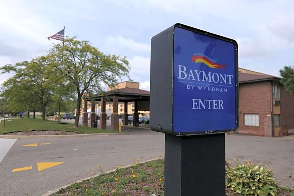 Baymont by Wyndham Flint Airport North hotel hero