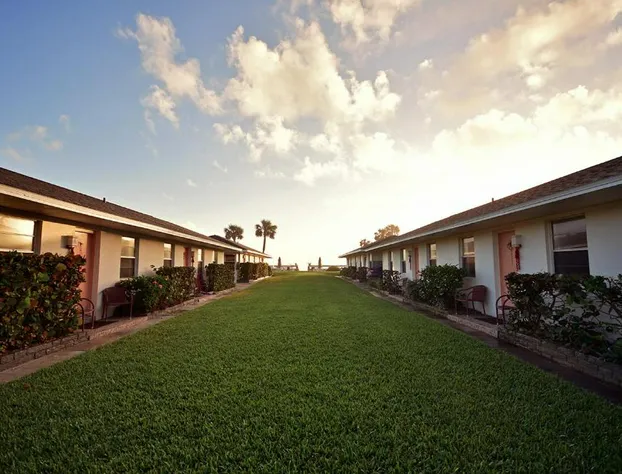 Surf Studio Beach Resort hotel detail image 2