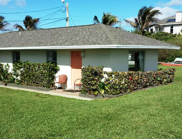 Surf Studio Beach Resort hotel detail image 4