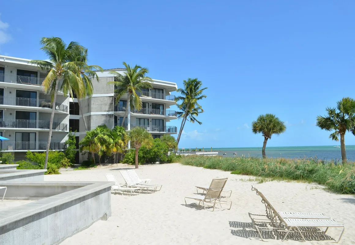 1800 Atlantic Suites hotel hero