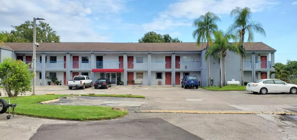 Lakeview Inn & Suites Okeechobee hotel hero