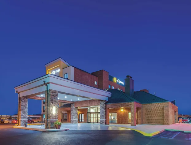 La Quinta Inn & Suites by Wyndham Philadelphia Airport hotel detail image 1