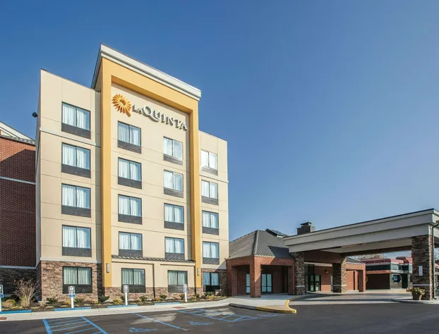 La Quinta Inn & Suites by Wyndham Philadelphia Airport hotel detail image 2