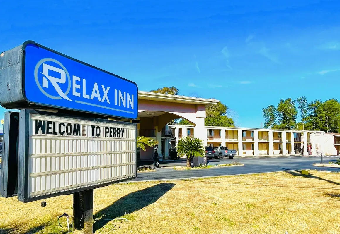 Relax Inn Perry hotel hero
