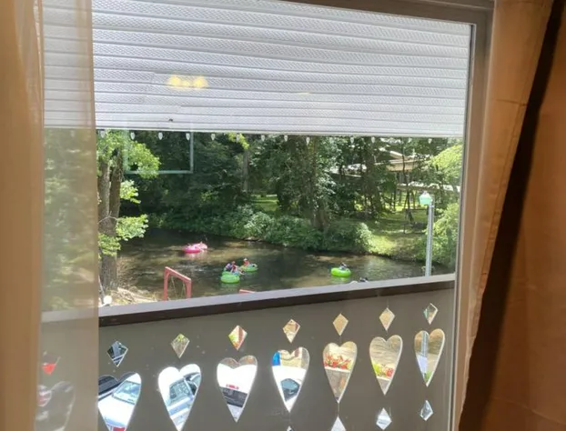 Riverbend Motel & Cabins hotel detail image 3