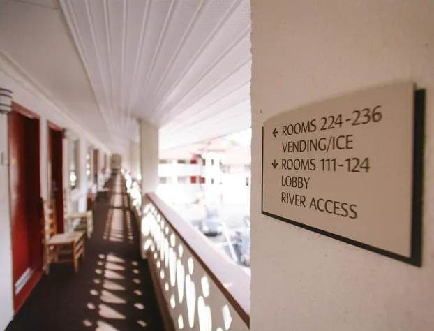 Riverbend Motel & Cabins hotel detail image 4