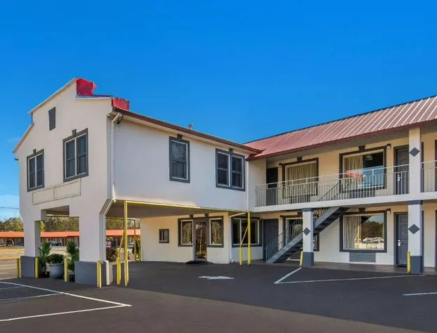 Econo Lodge Calhoun North Damascus hotel detail image 1