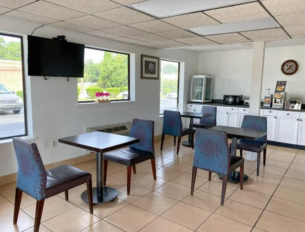 Royal Inn Richmond Hill- Savannah I-95 hotel detail image 1