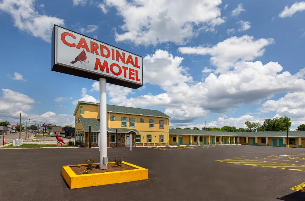 Cardinal Motel hotel hero