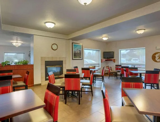 Comfort Inn & Suites Salem Northeast hotel detail image 4