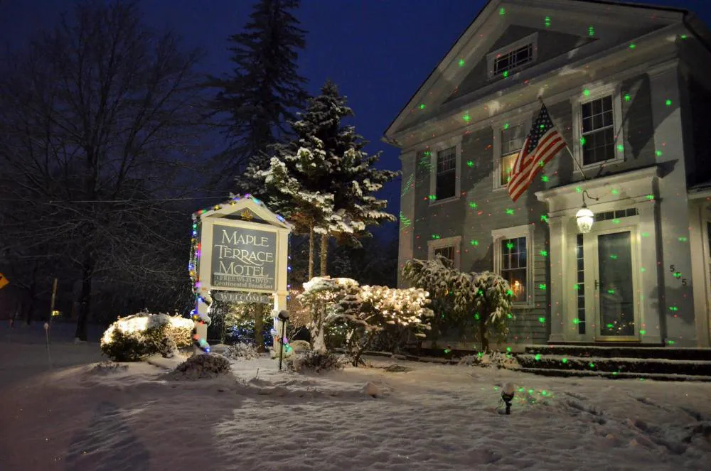 Maple Terrace Motel hotel hero