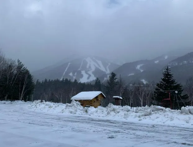 Ledge Rock at Whiteface hotel detail image 2