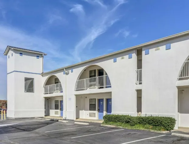 Motel 6 Dickson, TN hotel detail image 3