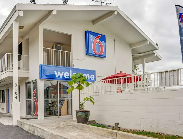 Motel 6 Portland, OR - Central hotel detail image 1