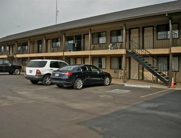 Red Lion Inn & Suites La Pine hotel detail image 1