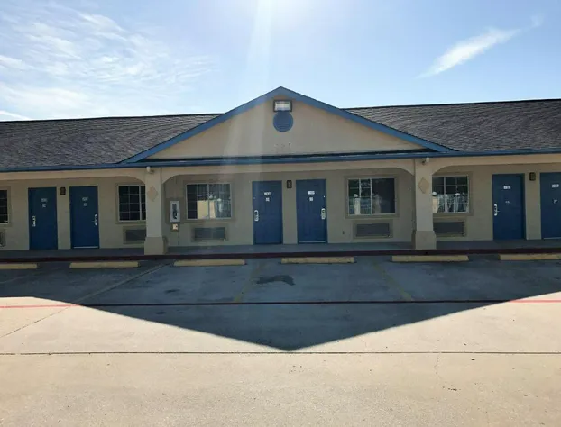 Luxury Inn & Suites Liberty hotel detail image 1