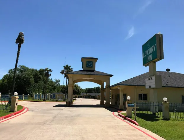 Luxury Inn & Suites Liberty hotel detail image 2