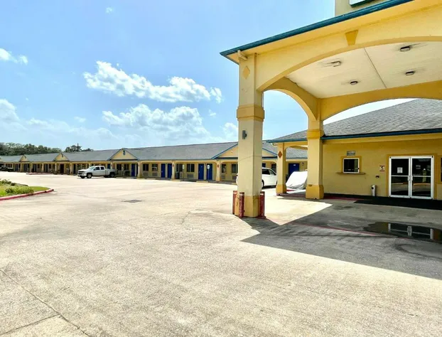 Luxury Inn & Suites Liberty hotel detail image 3