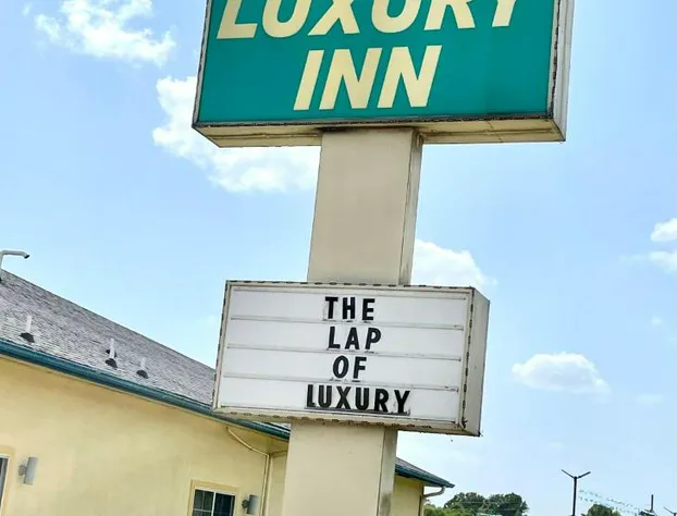 Luxury Inn & Suites Liberty hotel detail image 4