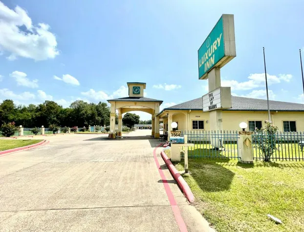 Luxury Inn & Suites Liberty hotel detail image 1