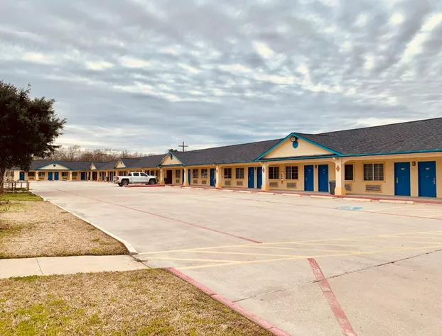 Luxury Inn & Suites Liberty hotel detail image 2