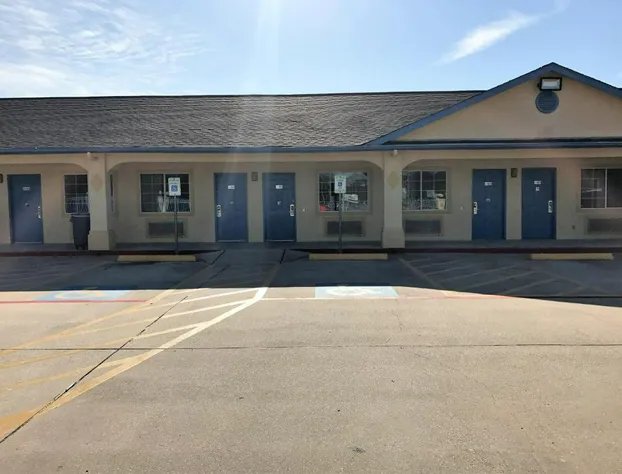 Luxury Inn & Suites Liberty hotel detail image 3