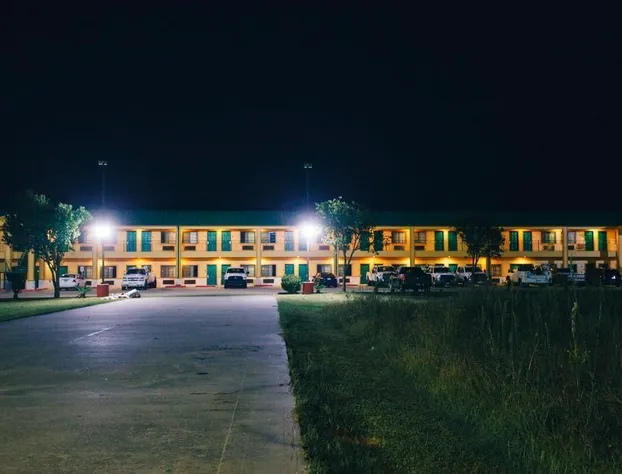 Scottish Inn & Suites hotel detail image 2